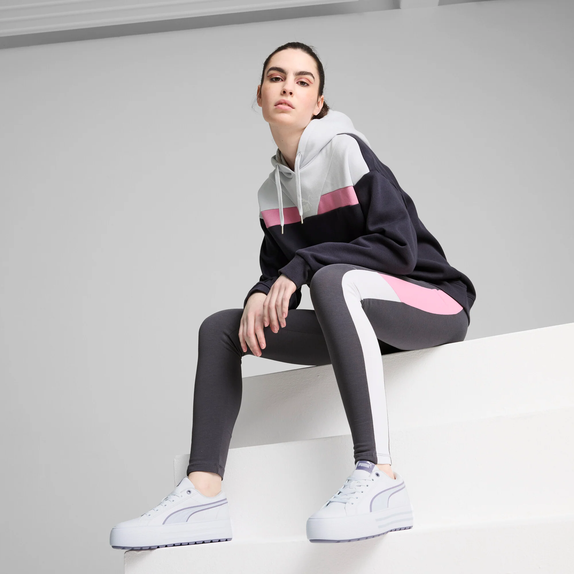 קפוצ'ון POWER Hoodie לנשים בצבע אפור כהה - Image 5