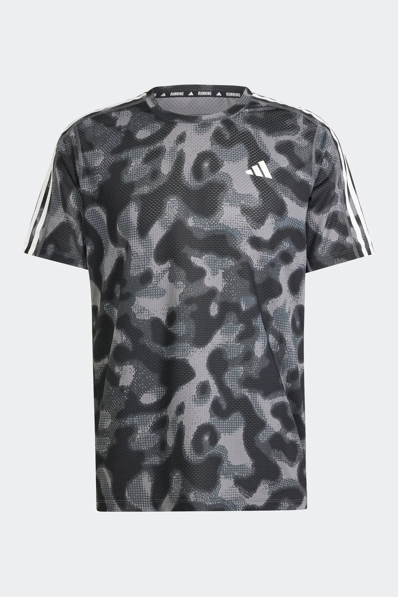 טישירט לגברים OWN THE RUN 3-STRIPES ALLOVER בצבע אפור ושחור - Image 6