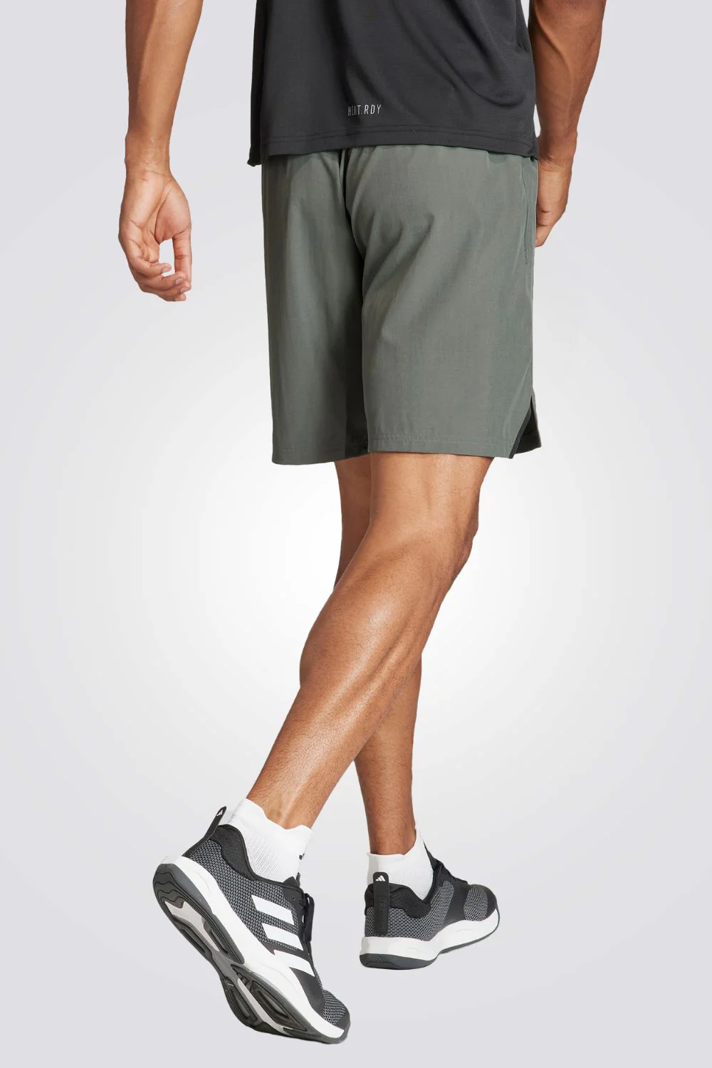 מכנסיים קצרים לגברים DESIGNED FOR TRAINING בצבע אפור ושחור - Image 2