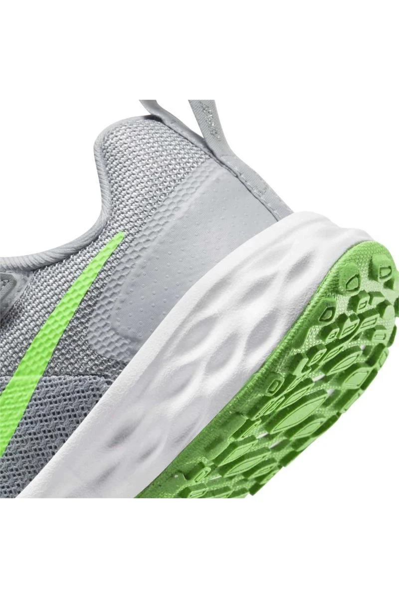 נעלי ספורט לנוער Nike Revolution 6 בצבע אפור וירוק - Image 4