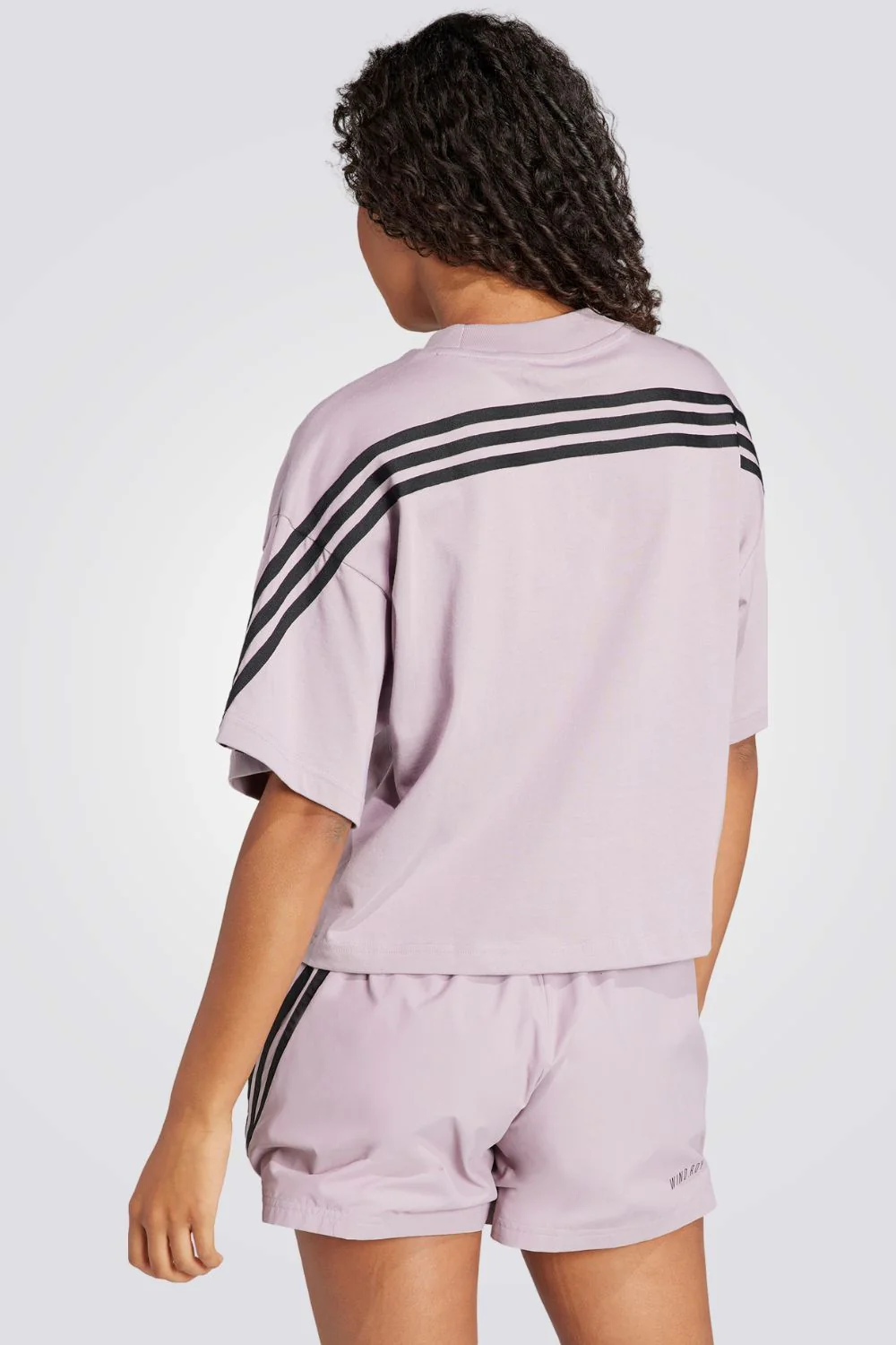 טישירט לנשים FUTURE ICONS 3-STRIPES בצבע לילך - Image 2