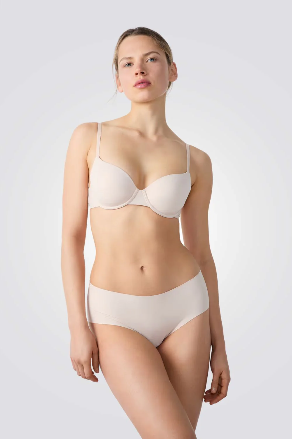 חזייה מרופדת קלאסית N*4 PURE FIT בצבע בז' למידות גדולות | איתם