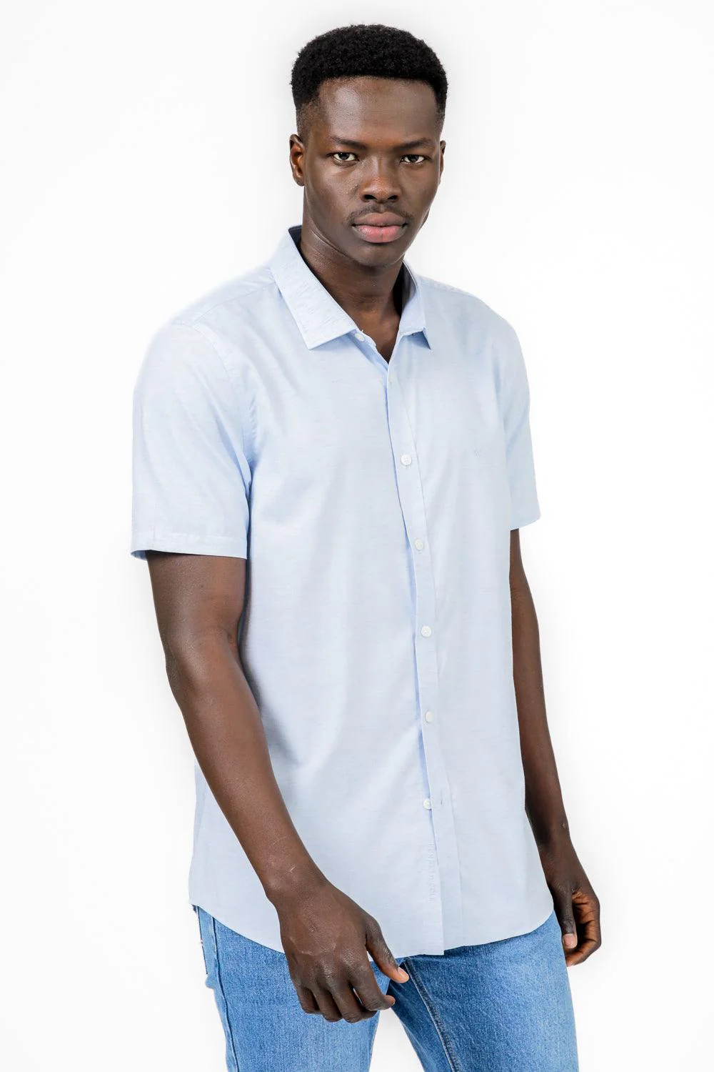 מכופתרת בגזרת SLIM FIT בצבע תכלת - Image 5