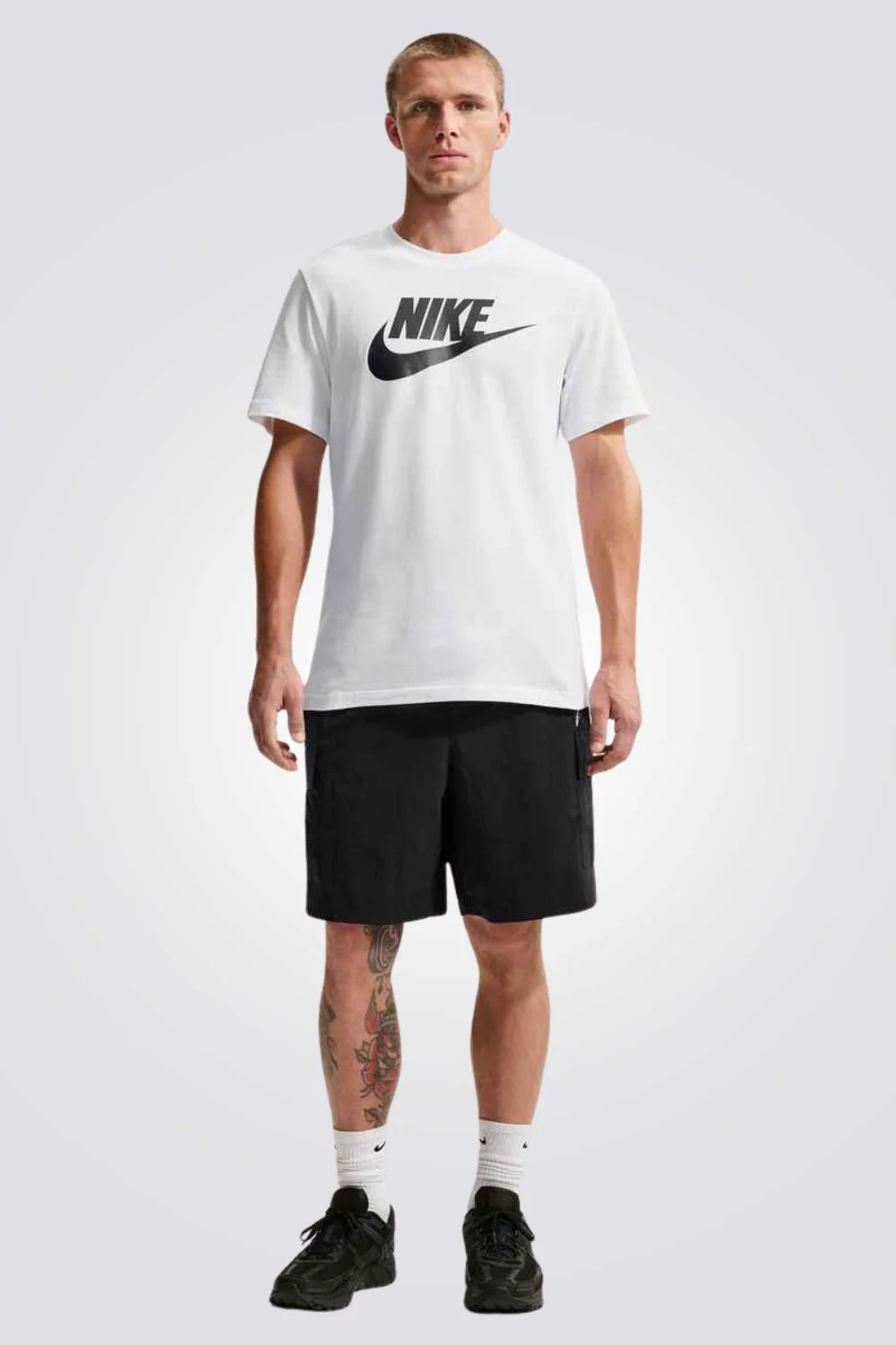 טישירט Nike Sportswear לגברים | נייקי
