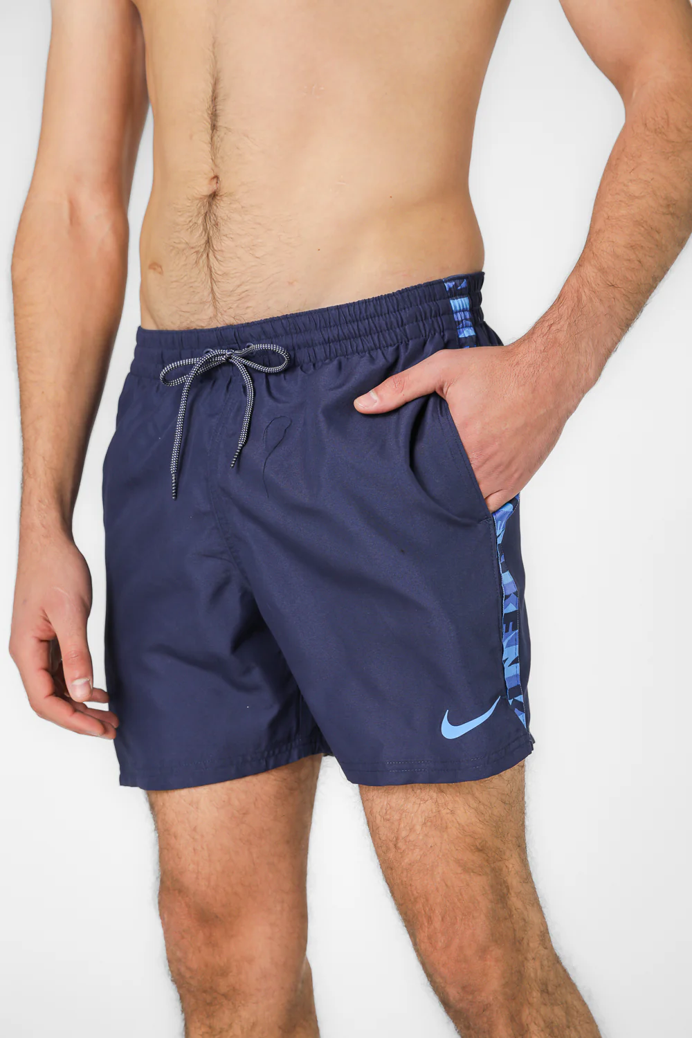 בגד ים NIKE LOGO TAPE לגברים - Image 3