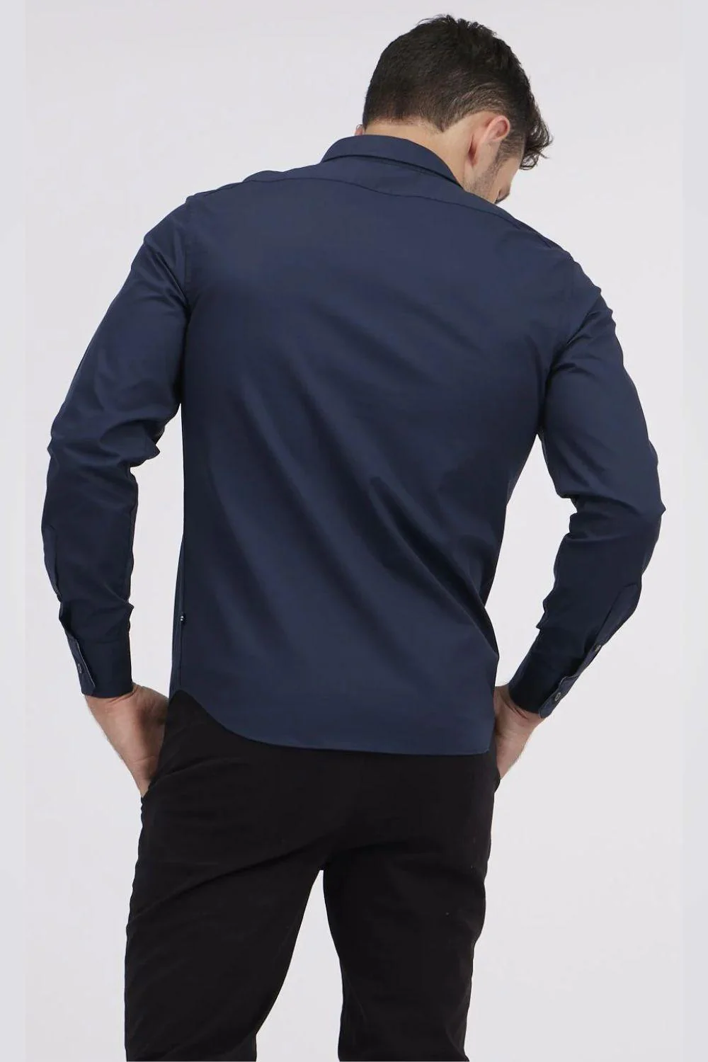 מכופתרת TAILORED FIT  בצבע נייבי - Image 2