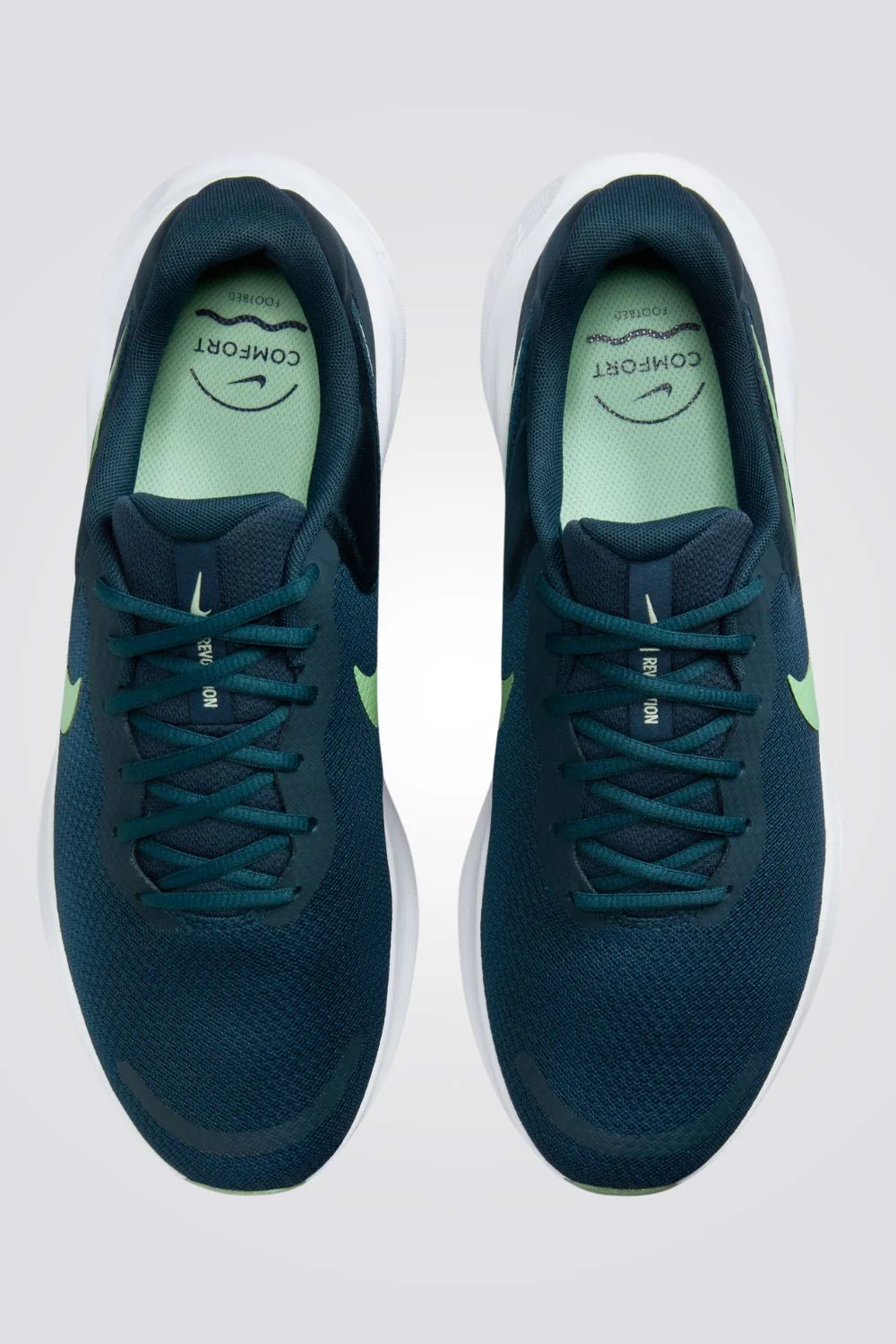 נעלי ספורט לגברים Nike Revolution 7 בצבע ירוק כהה - Image 5