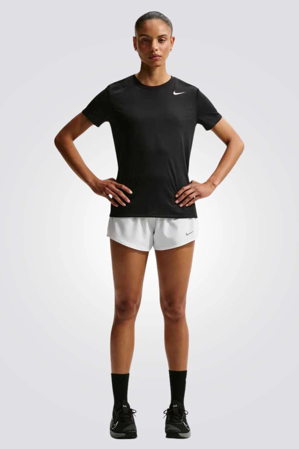 טישירט ספורט Nike Dri-FIT לנשים | נייקי