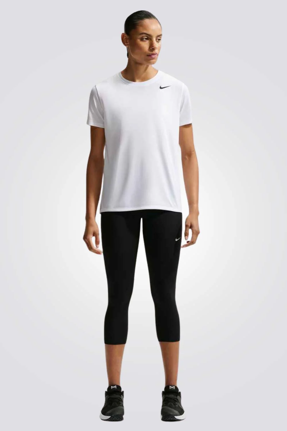 טישירט ספורט Nike Dri-FIT לנשים | נייקי