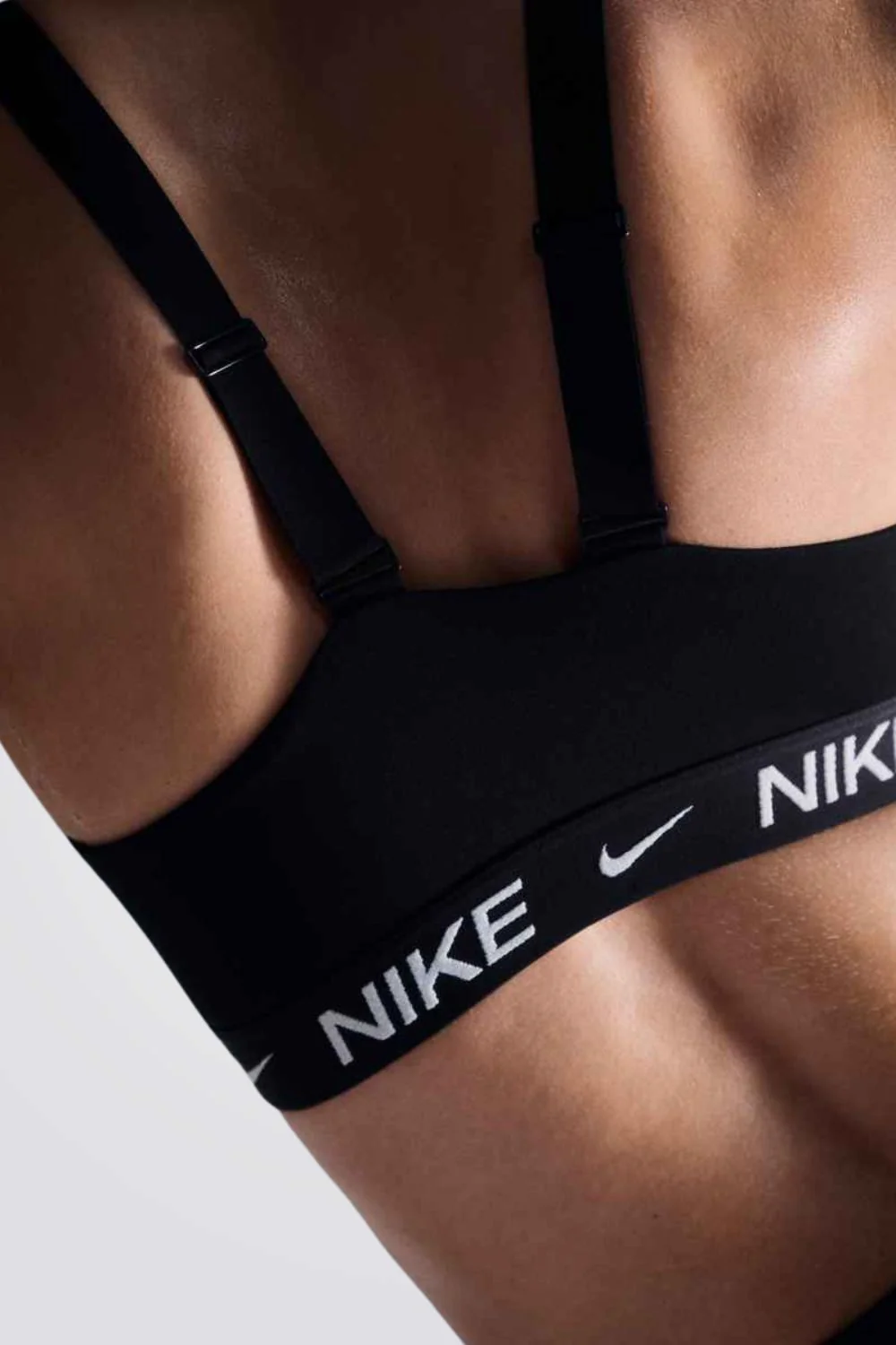 גוזיית ספורט Nike Indy Medium Support לנשים - Image 3