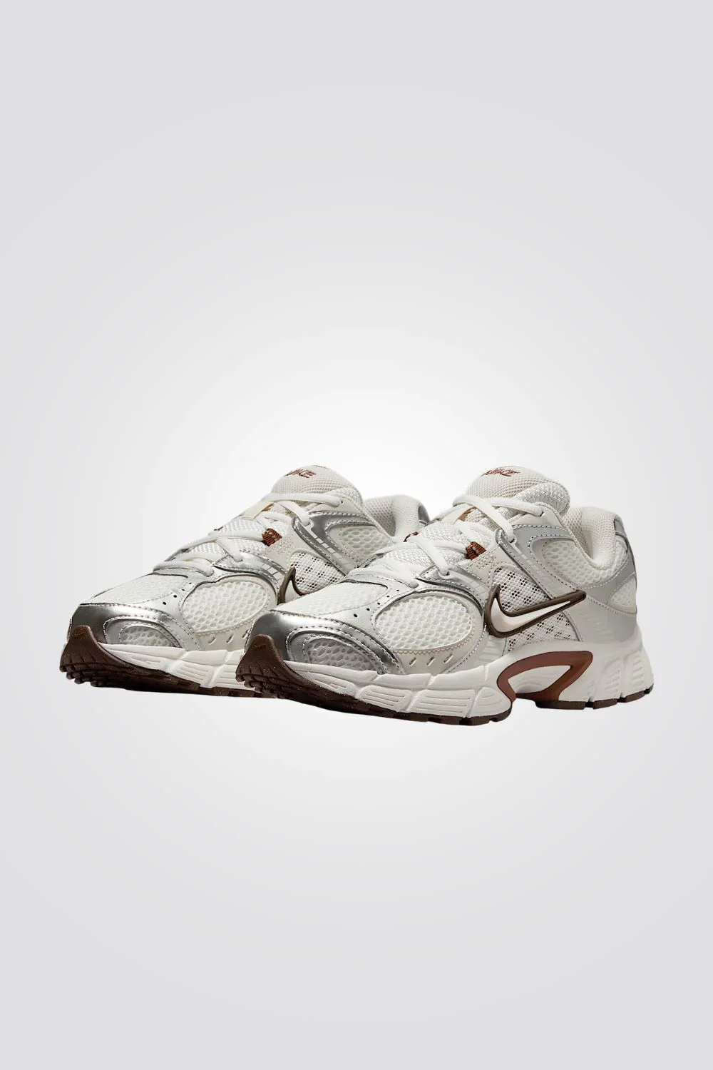 נעלי ספורט Nike V5 RNR לנשים - Image 4