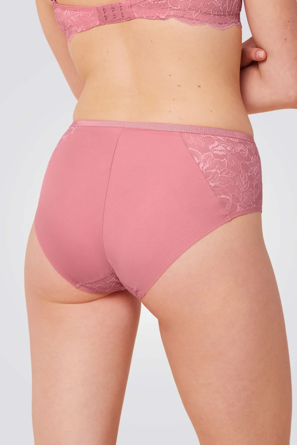 תחתוני תחרה מקסי  Amourette Charm T Maxi02 בצבע ורוד - Image 2