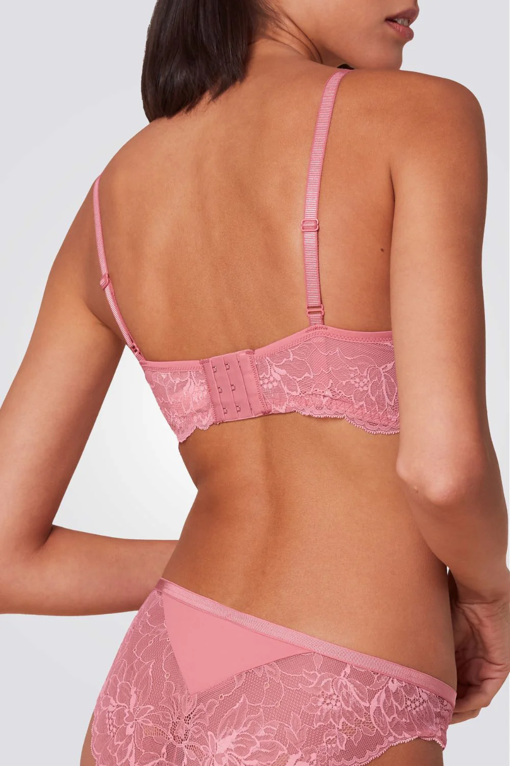 חזייה ללא ברזל Amourette Charm T N03 בצבע ורוד - Image 2