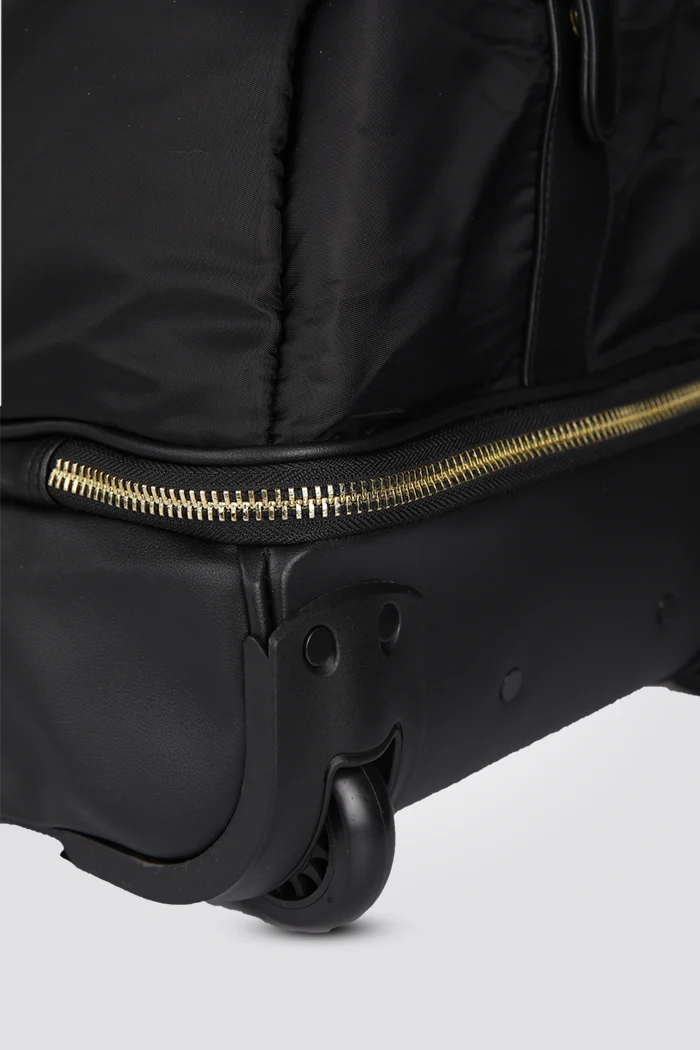תיק נסיעה 22L ROLLING DUFFLE בצבע שחור וזהב - Image 8