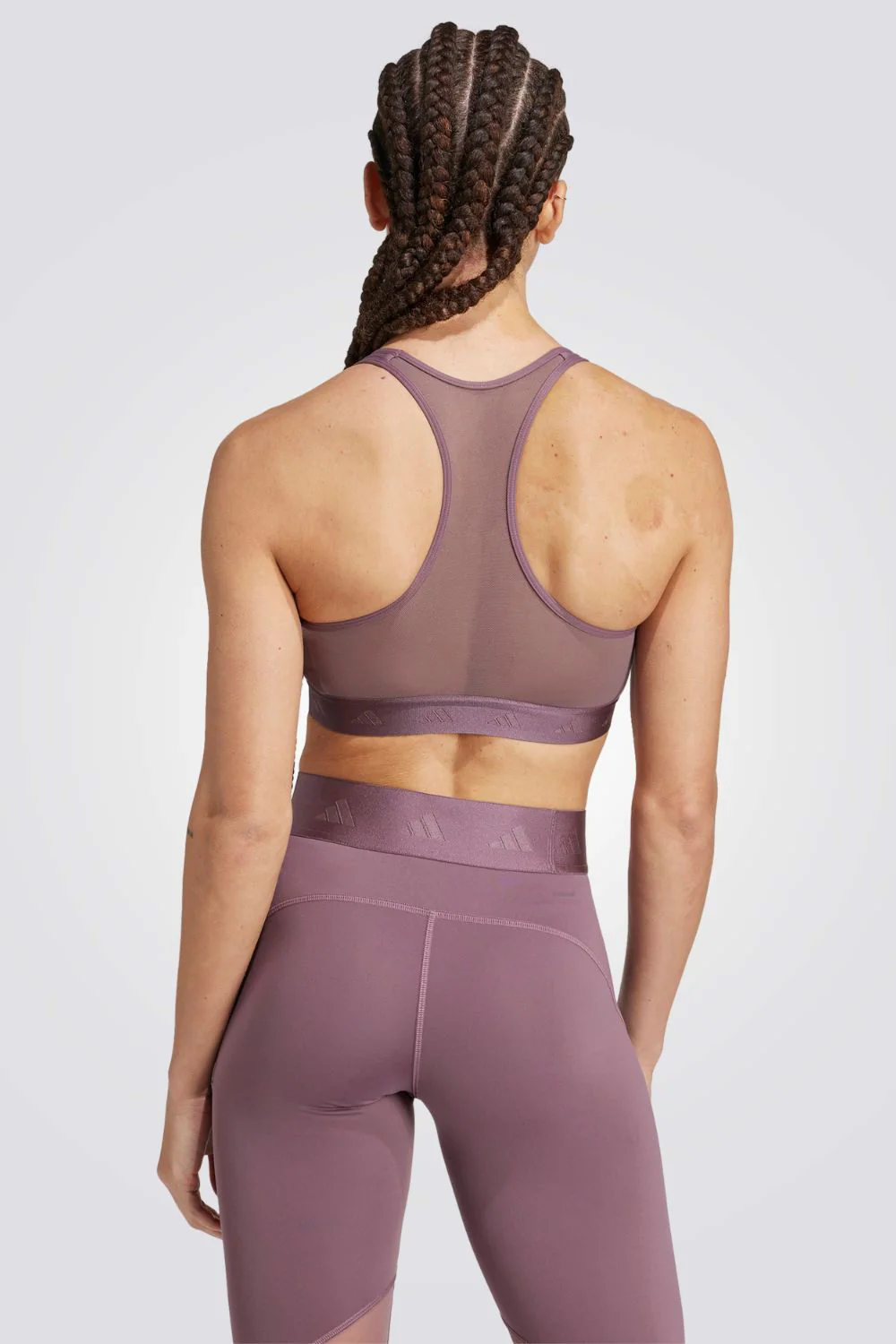 טופ אימון לנשים Powerreact Training Medium-Support Hyperglam בצבע סגול לילך - Image 2