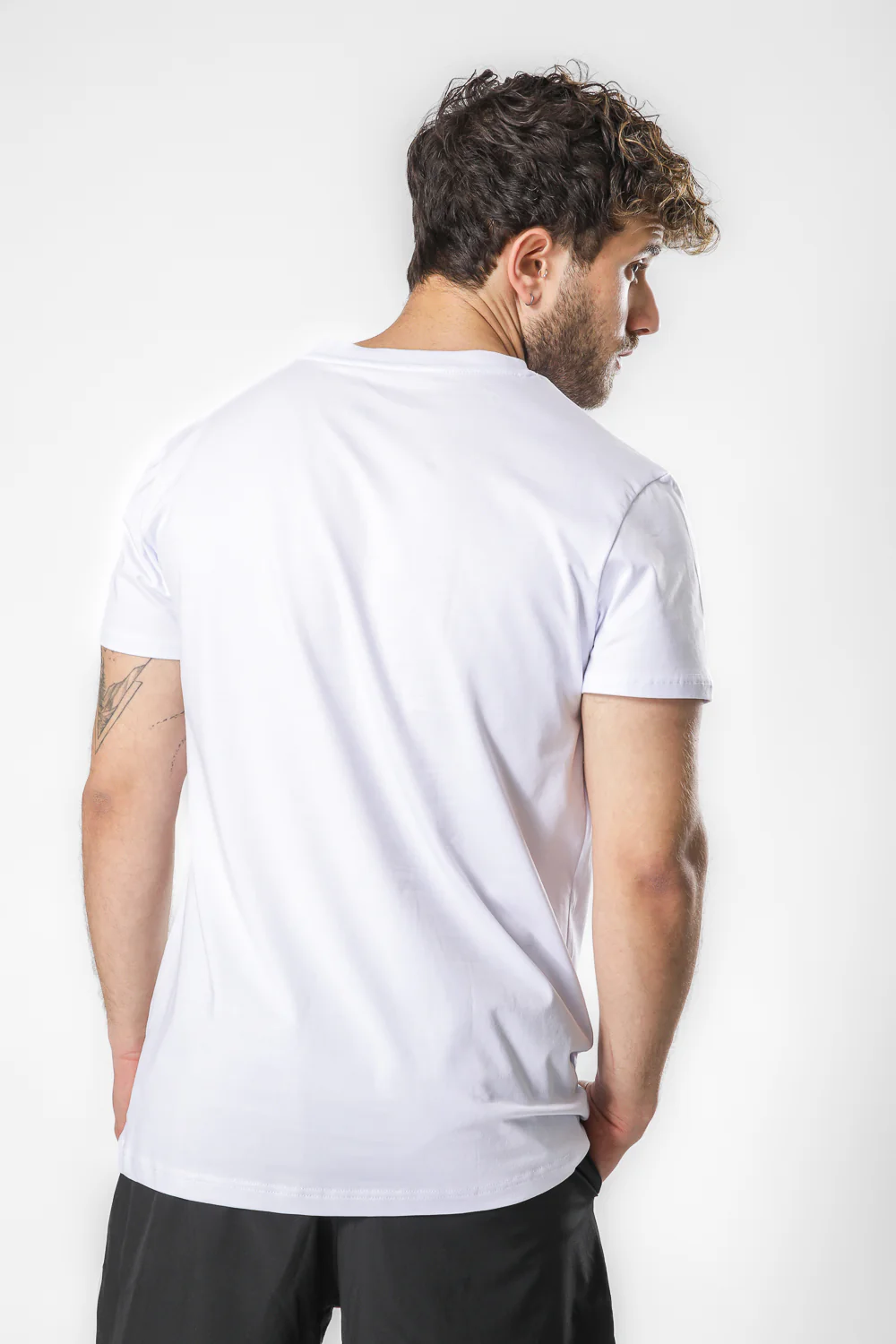 זוג חולצות V NECK לגבר - Image 3