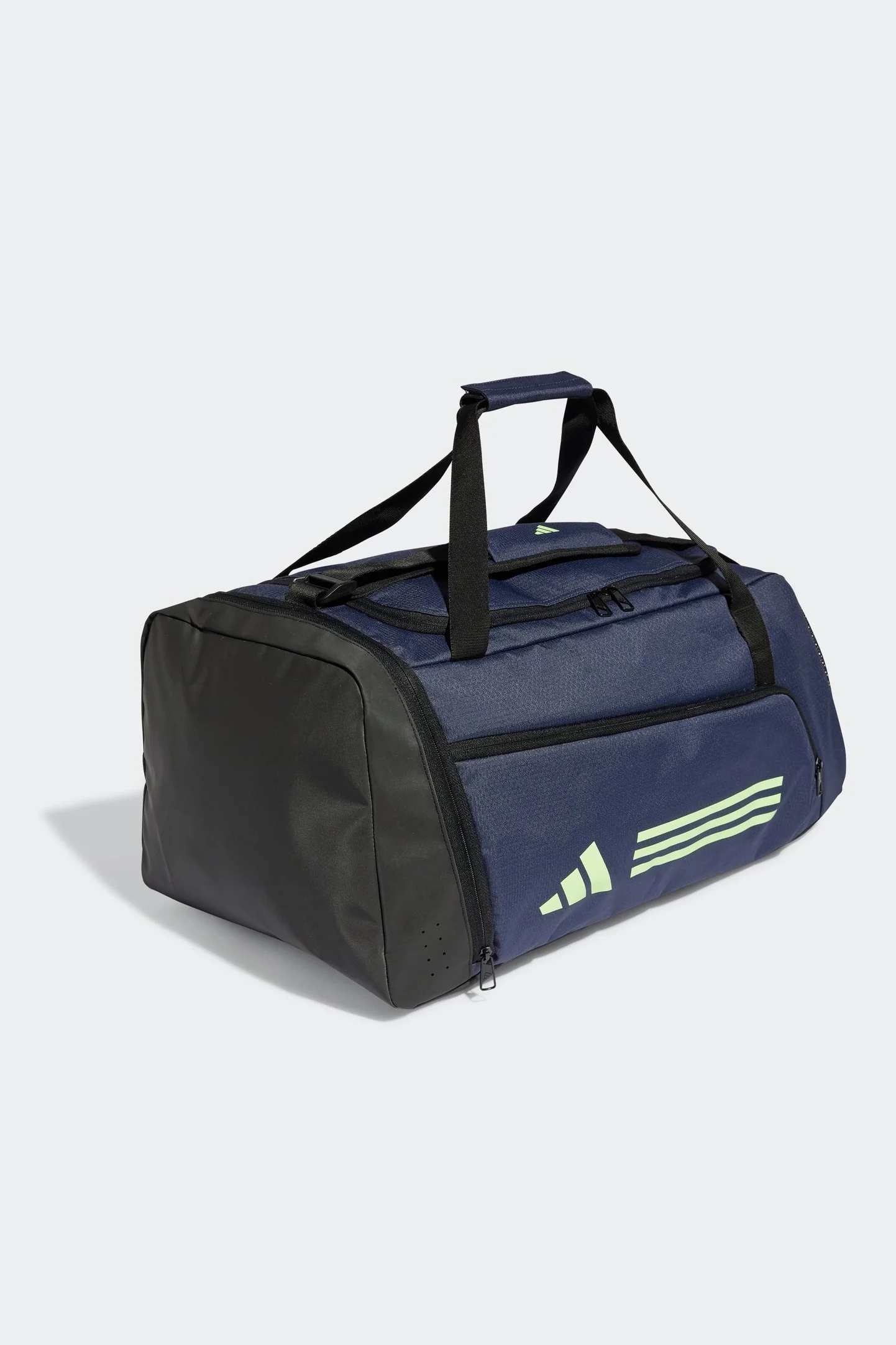 תיק אימון ESSENTIALS 3-STRIPES 51.5L בצבע נייבי ושחור - Image 3