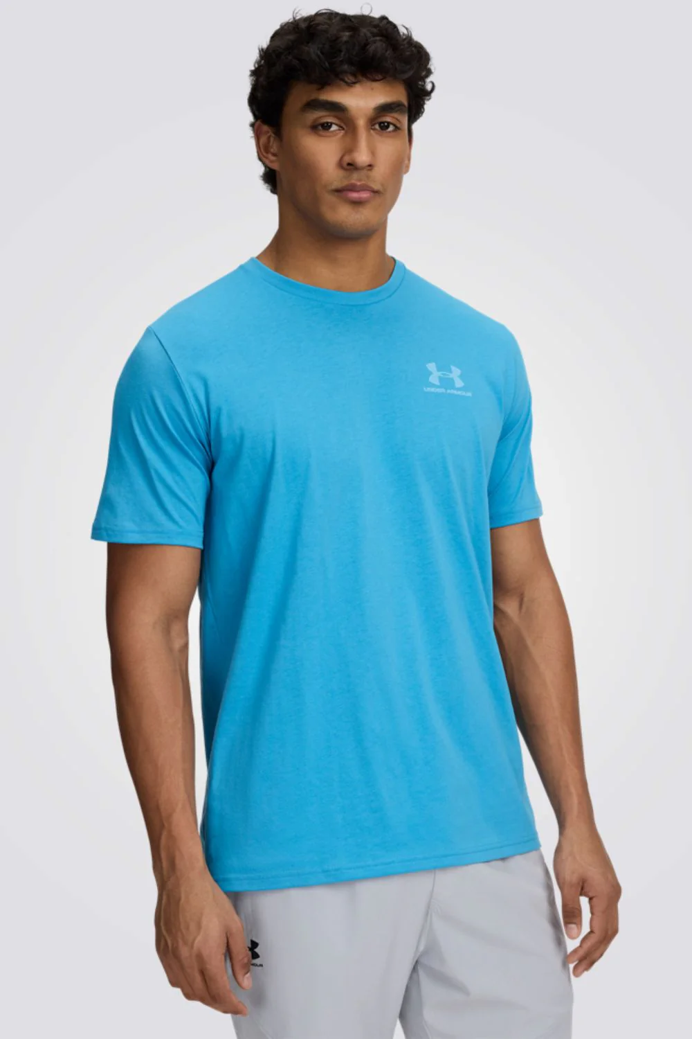 טישירט UA Left Chest Logo לגברים