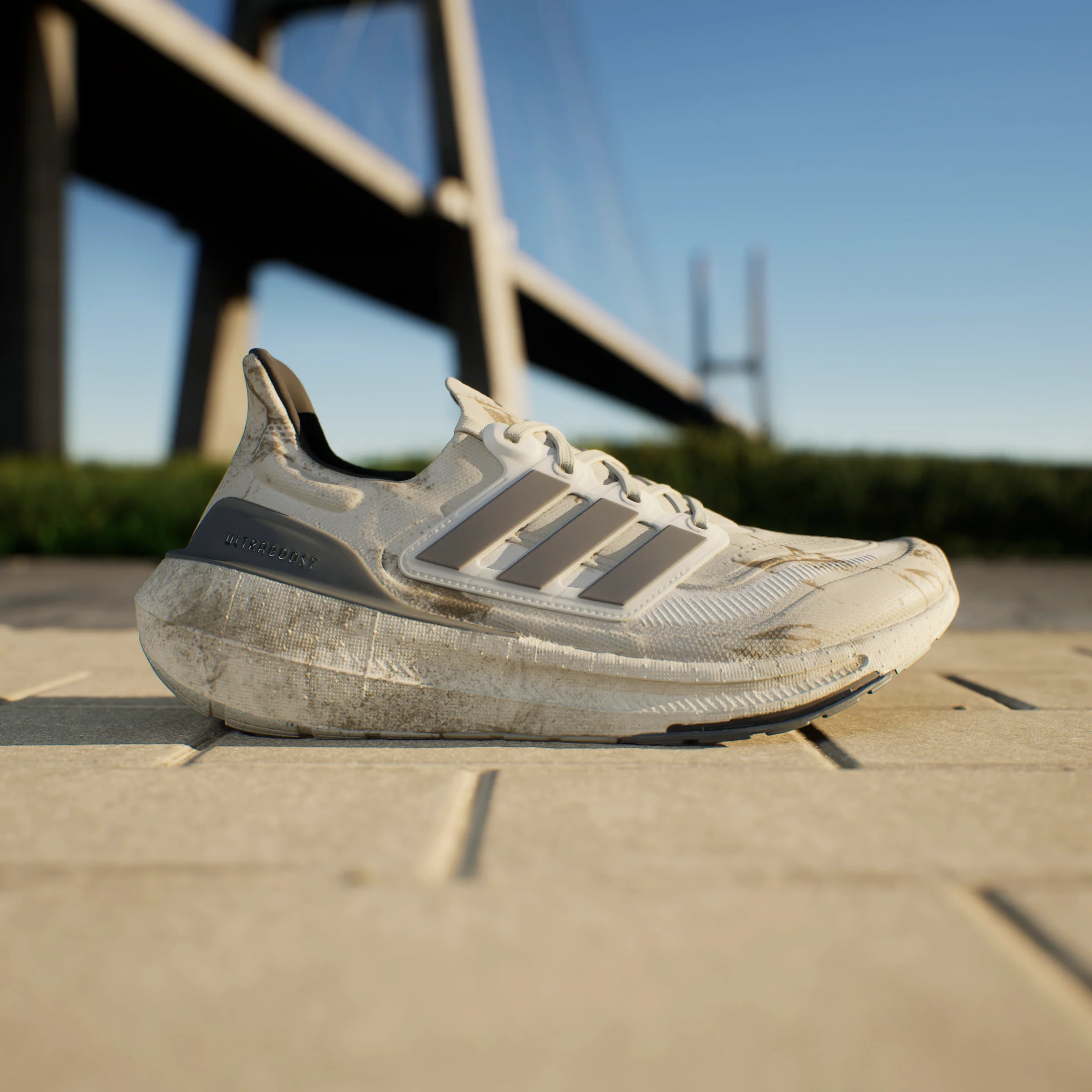 נעלי ספורט לגברים ULTRABOOST LIGHT בצבע אפור - Image 10