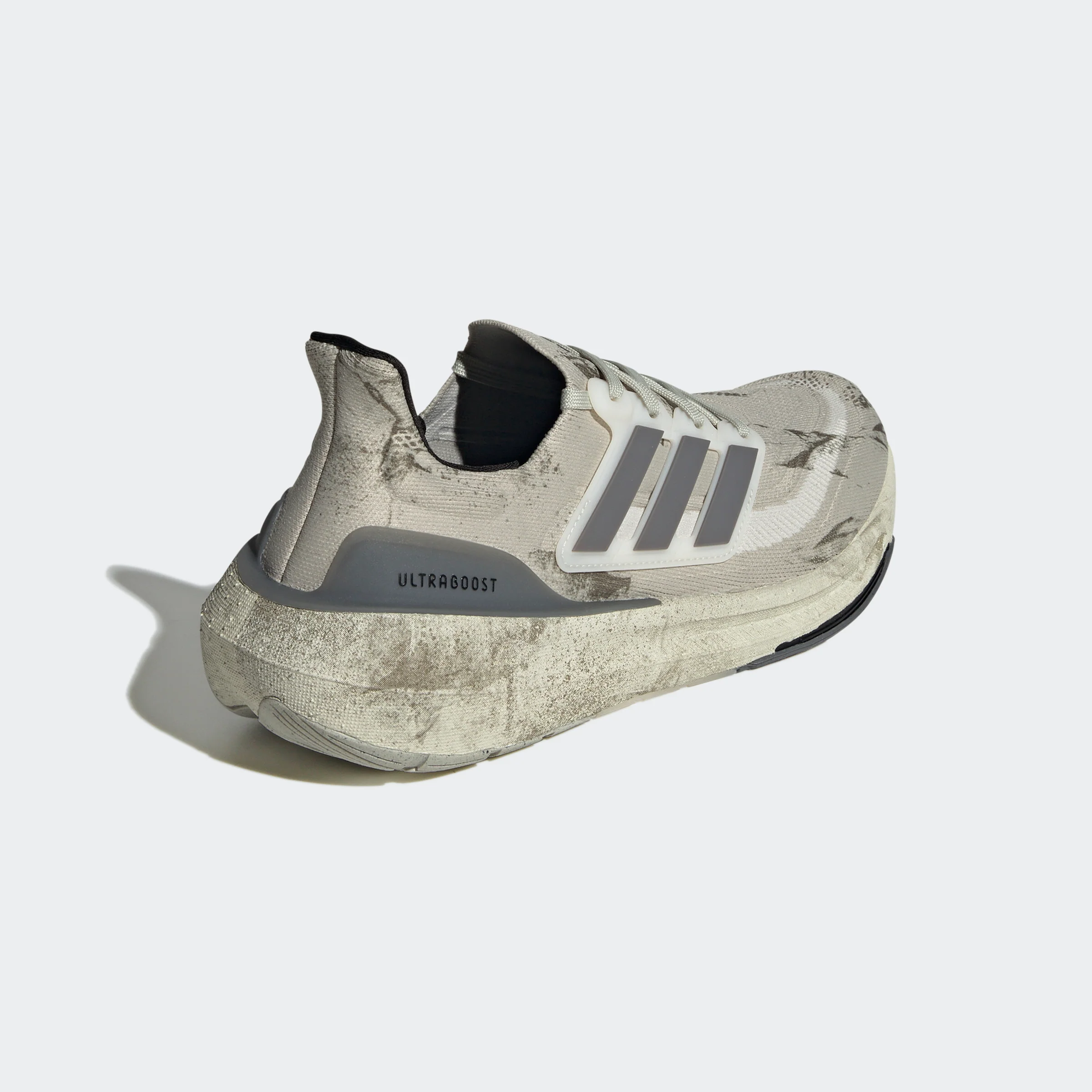 נעלי ספורט לגברים ULTRABOOST LIGHT בצבע אפור - Image 6