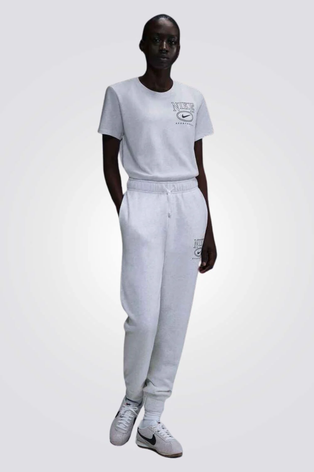 טי שירט NSW CLUB SS TEE לנשים - Image 2