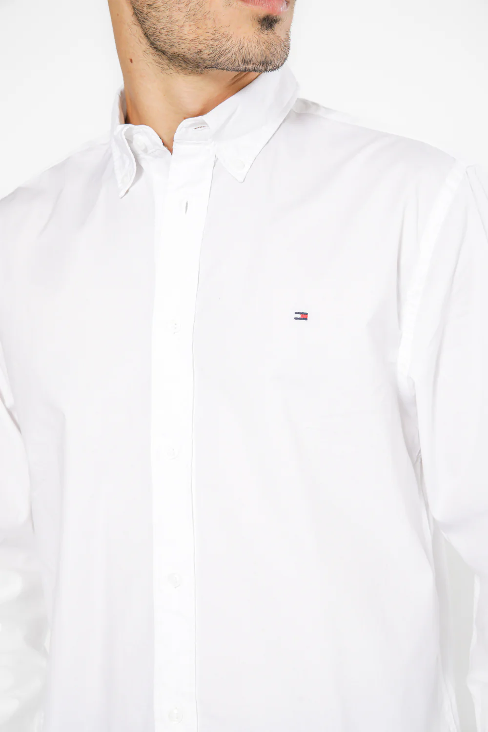 מכופתרת FLEX POPLIN בצבע לבן - Image 4