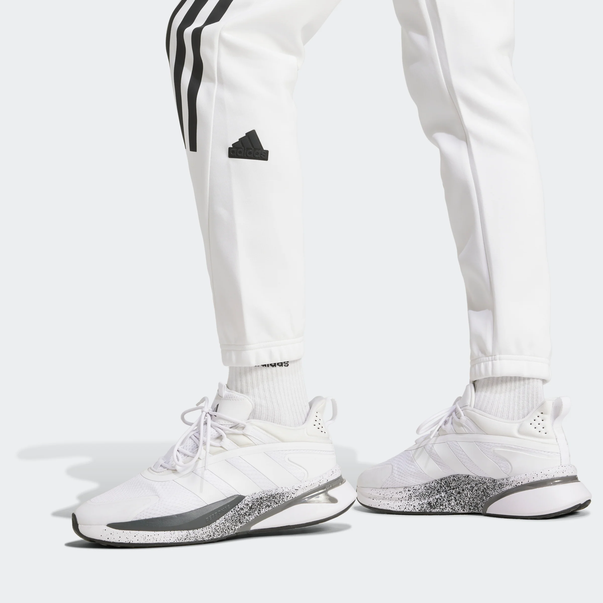 מכנסיים ארוכים FUTURE ICONS 3-STRIPES בצבע לבן - Image 4