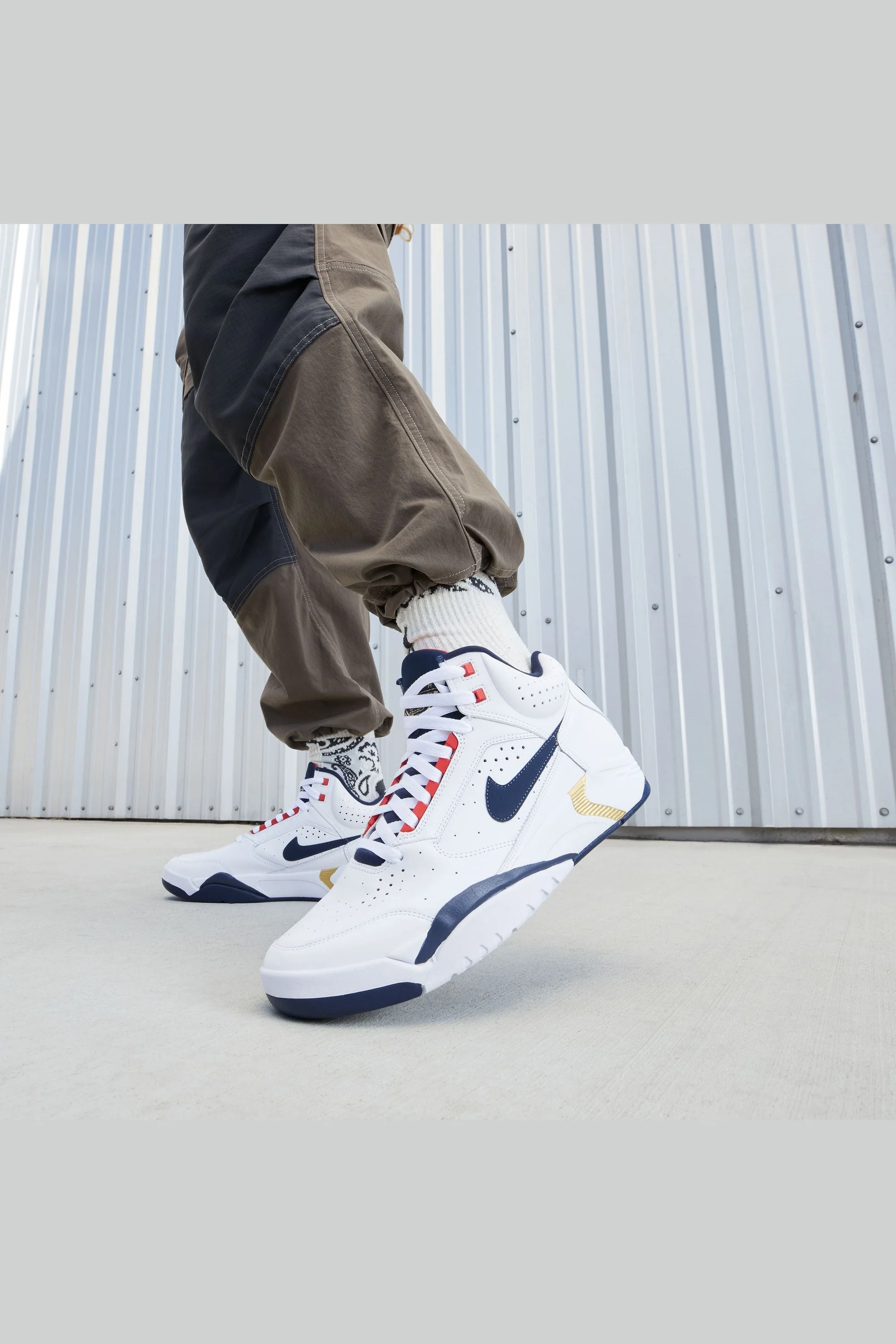 נעלי ספורט לגברים  Air Flight Lite Mid בצבע לבן ואדום - Image 5