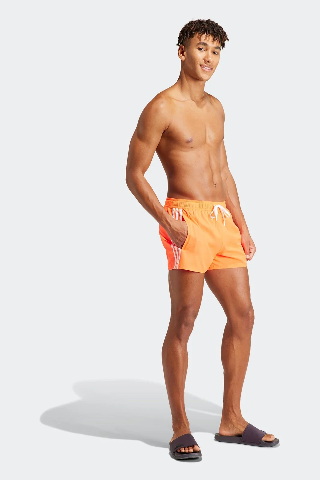בגד ים לגברים 3 STRIPES CLX VERY-SHORT-LENGTH SWIM בצבע כתום ולבן - Image 3